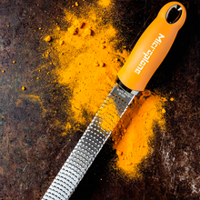 Carica l'immagine nel visualizzatore di Gallery, Grattugia  Premium Mustard Yellow Zester MICROPLANE