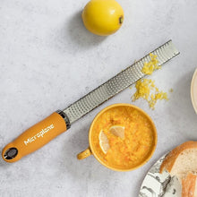 Carica l'immagine nel visualizzatore di Gallery, Grattugia  Premium Mustard Yellow Zester MICROPLANE
