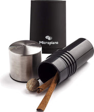 Carica l'immagine nel visualizzatore di Gallery, Microplane Gourmet Spice Set macinaspezie in confezione regalo