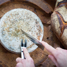 Carica l'immagine nel visualizzatore di Gallery, Set formaggio coltello e forchetta Opinel