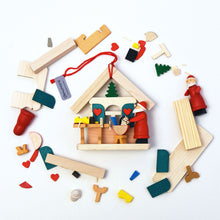 Carica l'immagine nel visualizzatore di Gallery, Decorazione in legno Babbo Natale con casetta Graupner Holzminiaturen - Prezzo Outlet