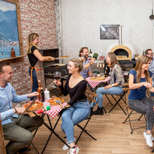 Carica l'immagine nel visualizzatore di Gallery, Pala per pizza inox con manico in quercia BOSKA (mod. piccolo)