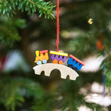Carica l'immagine nel visualizzatore di Gallery, Decorazionein legno  trenino sul ponte Graupner Holzminiaturen - Prezzo Outlet