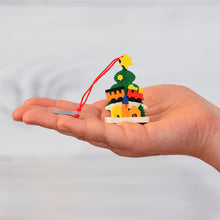Carica l'immagine nel visualizzatore di Gallery, Decorazione in legno Albero con Giocattoli Graupner Holzminiaturen  vari soggetti - Prezzo Outlet