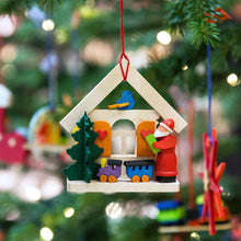 Carica l'immagine nel visualizzatore di Gallery, Decorazione in legno Babbo Natale con casetta Graupner Holzminiaturen - Prezzo Outlet