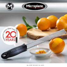 Carica l'immagine nel visualizzatore di Gallery, Microplane Premium Zester/Grattugia - Gialla