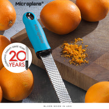 Carica l'immagine nel visualizzatore di Gallery, Microplane Premium Zester/Grattugia - Gialla