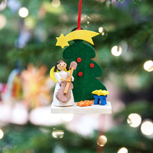 Carica l'immagine nel visualizzatore di Gallery, Decorazione in legno Angelo con albero di Natale Graupner Holzminiaturen - Prezzo Outlet