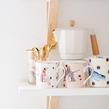 Carica l'immagine nel visualizzatore di Gallery, Tazza Alphabet Mug Gold Edition Yvonne Ellen