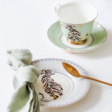 Carica l'immagine nel visualizzatore di Gallery, Tazza da tè con piattino Yvonne Ellen Safari Tiger