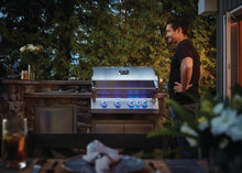 Carica l'immagine nel visualizzatore di Gallery, Barbecue a gas  incasso Napoleon BUILT-IN 700 SERIES 32 RB