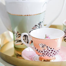 Carica l'immagine nel visualizzatore di Gallery, Tazza da tè con piattino Yvonne Ellen Safari Cheetah