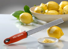 Carica l'immagine nel visualizzatore di Gallery, Microplane Premium Zester/Grattugia - Rossa