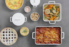 Carica l'immagine nel visualizzatore di Gallery, Pirofila quadrata 24x24 Epicurious Maxwell Williams