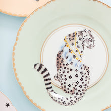 Carica l'immagine nel visualizzatore di Gallery, Set 4 piatti torta Yvonne Ellen TIGER/LEOPARD/ELEPHANT/PARROT