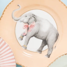 Carica l'immagine nel visualizzatore di Gallery, Set 4 piatti torta Yvonne Ellen TIGER/LEOPARD/ELEPHANT/PARROT