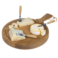 Carica l'immagine nel visualizzatore di Gallery, Kit formaggio Friends coltelli e tagliere tondo in quercia Boska