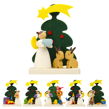 Carica l'immagine nel visualizzatore di Gallery, Decorazione in legno Angelo con albero di Natale Graupner Holzminiaturen - Prezzo Outlet