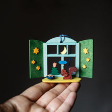 Carica l'immagine nel visualizzatore di Gallery, Decorazione in legno Finestra con animaletti Graupner Holzminiaturen - Prezzo Outlet