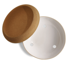 Carica l'immagine nel visualizzatore di Gallery, Fruttiera ceramica e sughero Emile Henry Blanc