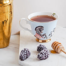 Carica l'immagine nel visualizzatore di Gallery, Tazza da tè con piattino Yvonne Ellen Carnival Zebras