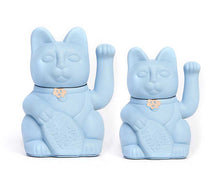 Carica l&#39;immagine nel visualizzatore di Gallery, Gatto portafortuna Maneki Neko h15 Azzurro &quot;Successo e Carriera&quot;
