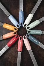 Carica l&#39;immagine nel visualizzatore di Gallery, Grattugia  Premium Eucalyptus Green Zester MICROPLANE
