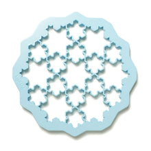 Carica l&#39;immagine nel visualizzatore di Gallery, Stampo per biscotti natalizi &quot;cookie puzzle&quot; in confezione da 3 pezzi Lékué

