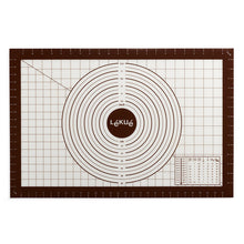 Carica l&#39;immagine nel visualizzatore di Gallery, Tappetino da forno/stendipasta antiaderente con scale e tabella di conversioni cm 60x40 Lékué
