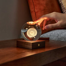 Carica l'immagine nel visualizzatore di Gallery, Lampada ricaricabile in cristallo ambrato: Sistema Solare
