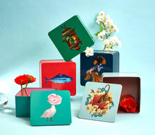 Carica l&#39;immagine nel visualizzatore di Gallery, Scatola quadrata in metallo Tiger Flower
