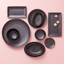 Carica l&#39;immagine nel visualizzatore di Gallery, Piatto fondo Ø25 Caviar Nero Maxwell Williams
