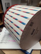 Carica l&#39;immagine nel visualizzatore di Gallery, Scatola in cartone natalizia Ø23 h19.5 Nuvole di Stoffa
