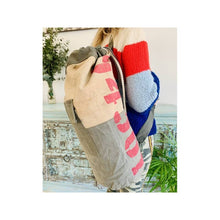 Carica l'immagine nel visualizzatore di Gallery, Zaino Rotondo In Tessuto Riciclato Militare Duffel Dfg05
