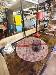 Tovaglietta americana shabby tonda scozzese rossa Demetra NUVOLE DI STOFFA
