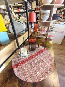 Tovaglietta americana shabby tonda scozzese rossa Demetra NUVOLE DI STOFFA