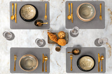 Carica l'immagine nel visualizzatore di Gallery, Tovaglietta pelle vegana Togo 45x33 Grey
