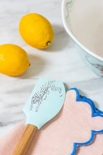 Carica l&#39;immagine nel visualizzatore di Gallery, Set 2 spatole in silicone e acacia Yvonne Ellen

