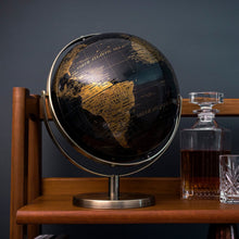 Carica l&#39;immagine nel visualizzatore di Gallery, Mappamondo Iron &amp; Glory doppio asse Ø20cm
