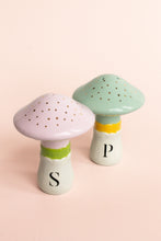 Carica l'immagine nel visualizzatore di Gallery, Set sale e pepe in porcellana Funghi Yvonn Ellen

