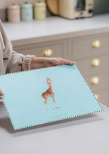 Carica l'immagine nel visualizzatore di Gallery, Salvapiano tagliere in vetro Yvonne Ellen Giraffe

