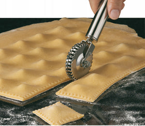 Rotella tagliapasta taglia e chiudi per ravioli Kuchenprofi