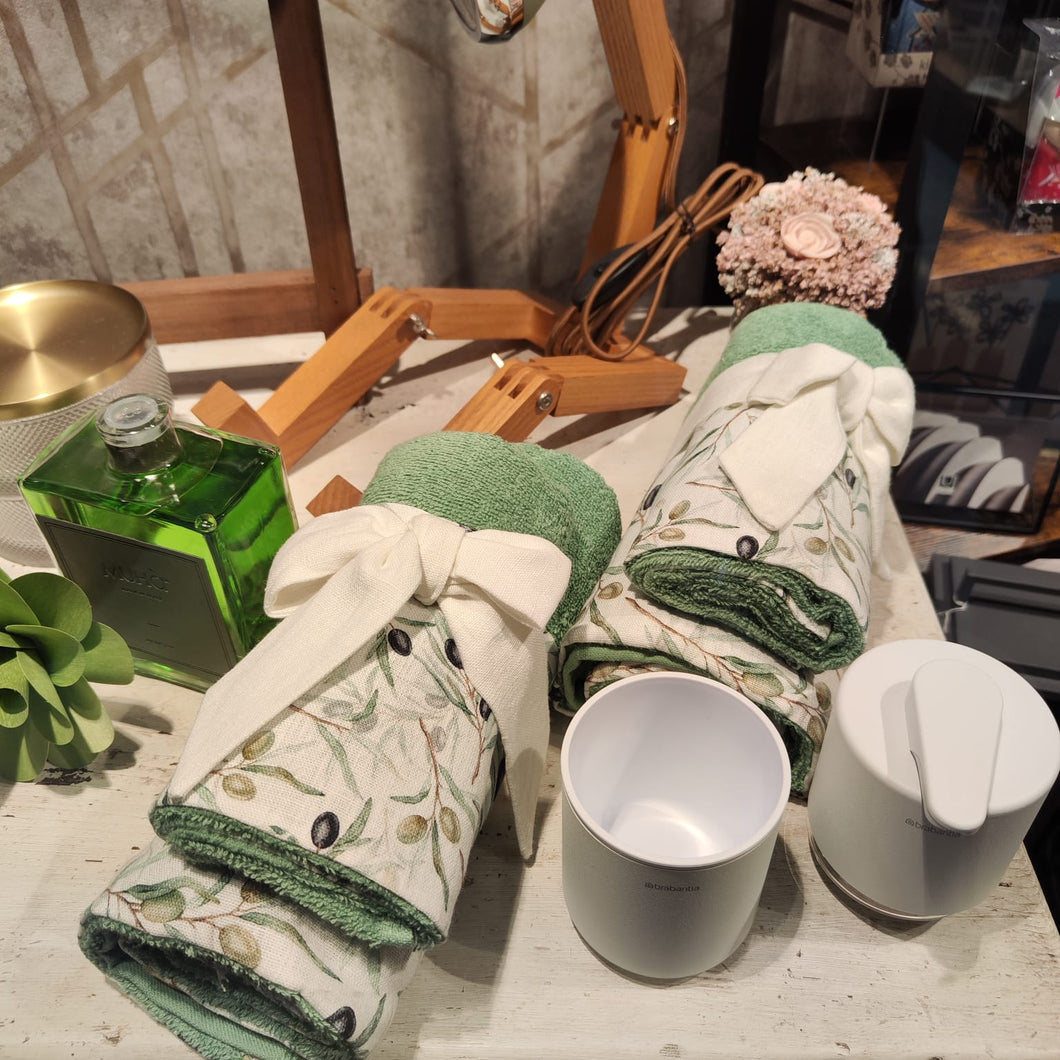 Set 2 asciugamani in spugna con fascia in lino linea olivo