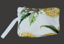 Carica l'immagine nel visualizzatore di Gallery, Pochette in lino con zip 25x18  linea Limoni
