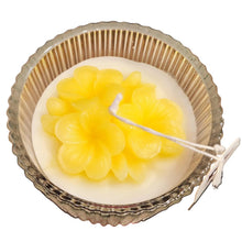 Carica l'immagine nel visualizzatore di Gallery, Candela in vasetto di vetro fiore giallo Nuvole di Stoffa
