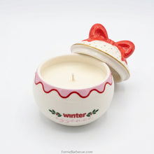 Carica l'immagine nel visualizzatore di Gallery, Candela profumata in vasetto di ceramica Christmas Twist
