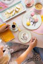 Carica l&#39;immagine nel visualizzatore di Gallery, Set 2 tazzine espresso con piattino Yvonne Ellen lion/elephant
