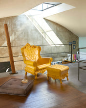 Carica l'immagine nel visualizzatore di Gallery, Poltrona per interno/esterno Queen Of Love
