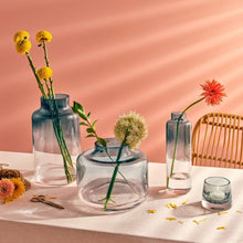 Carica l&#39;immagine nel visualizzatore di Gallery, Vaso per fiori Nude Magnolia Medio blue
