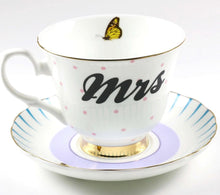 Carica l&#39;immagine nel visualizzatore di Gallery, Tazza da the con piattino Yvonne Ellen Mrs

